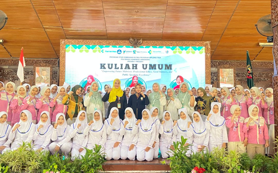 Kepala UPT Perpustakaan UNISSULA Berbagi Keahlian Public Speaking dan Etika Profesi pada Kuliah Umum Poltekkes Kemenkes Semarang
